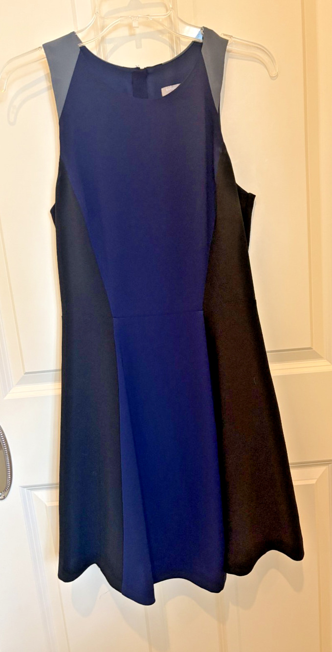 Banana Republic Womens Size 4 Two Tone Black and Navy Blue sleeveless